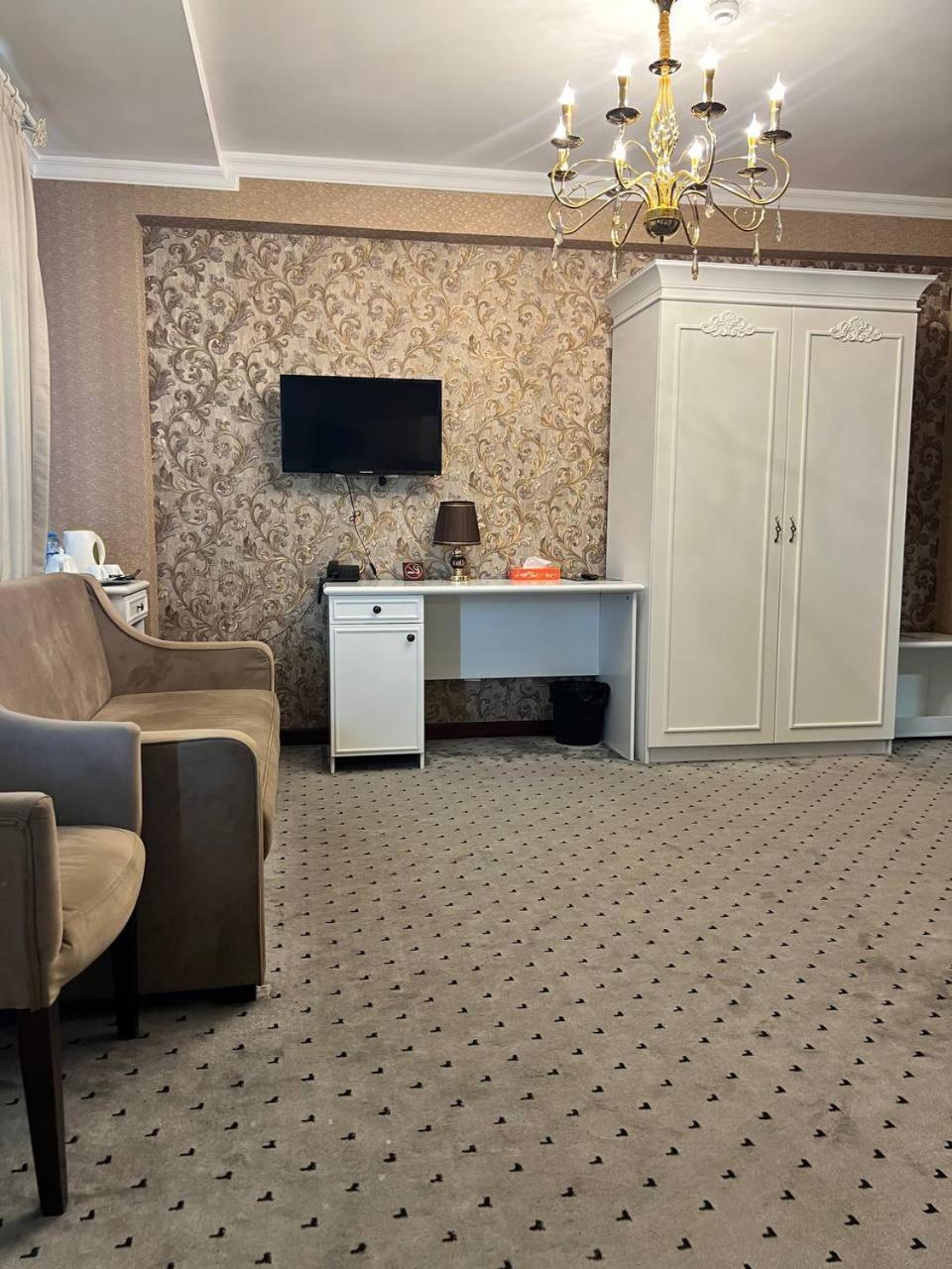 Orzu Hotel Namangan Esterno foto