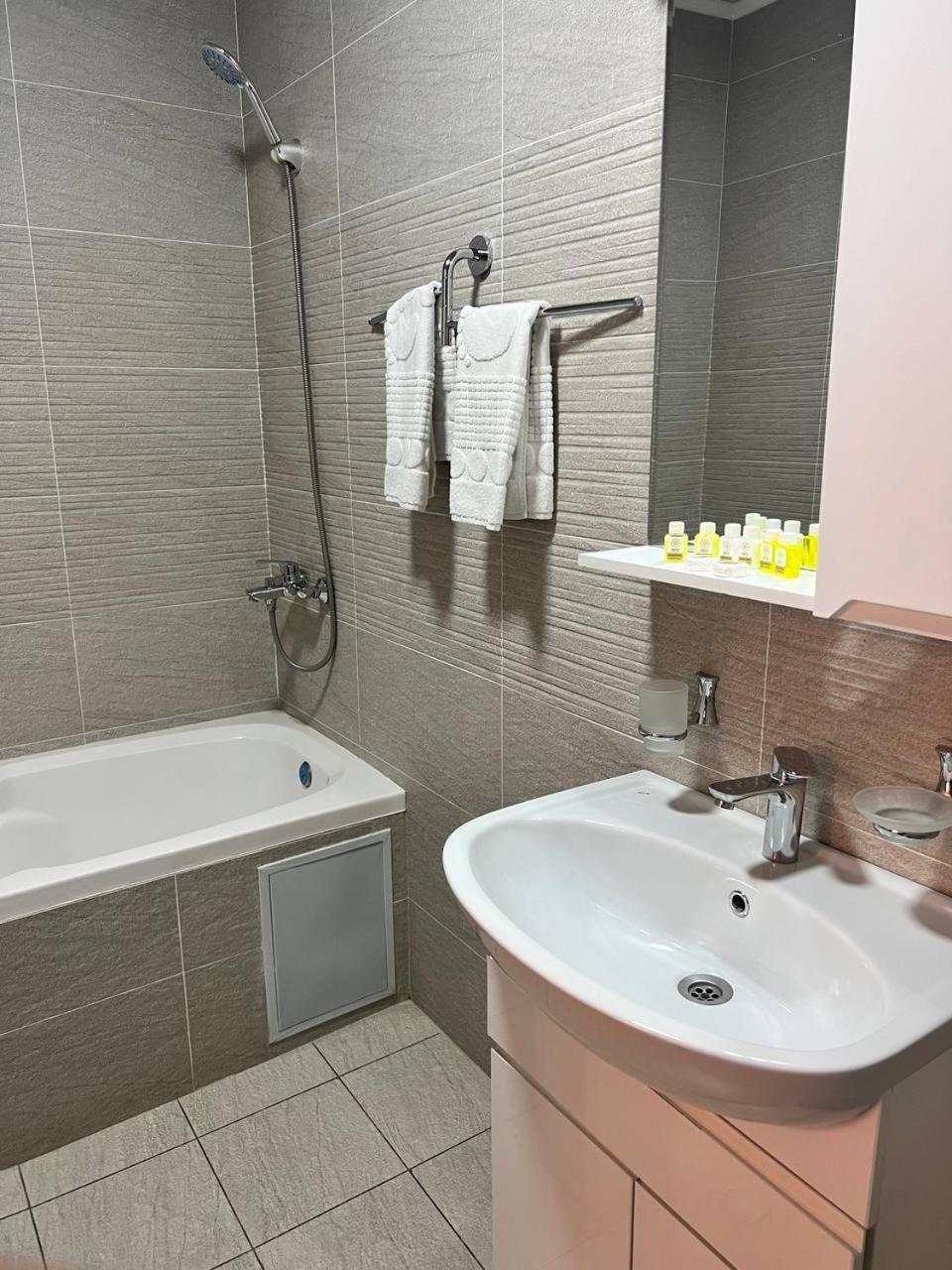 Orzu Hotel Namangan Esterno foto
