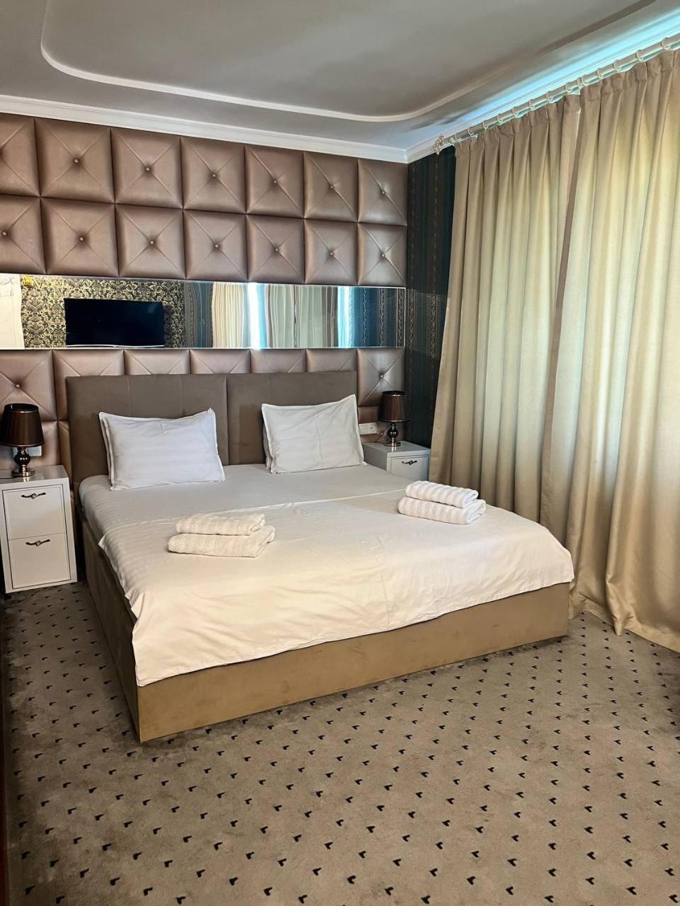 Orzu Hotel Namangan Esterno foto