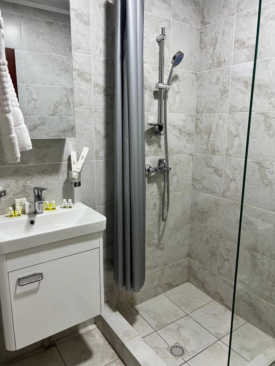 Orzu Hotel Namangan Esterno foto