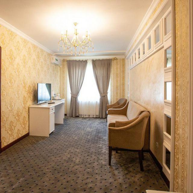Orzu Hotel Namangan Esterno foto